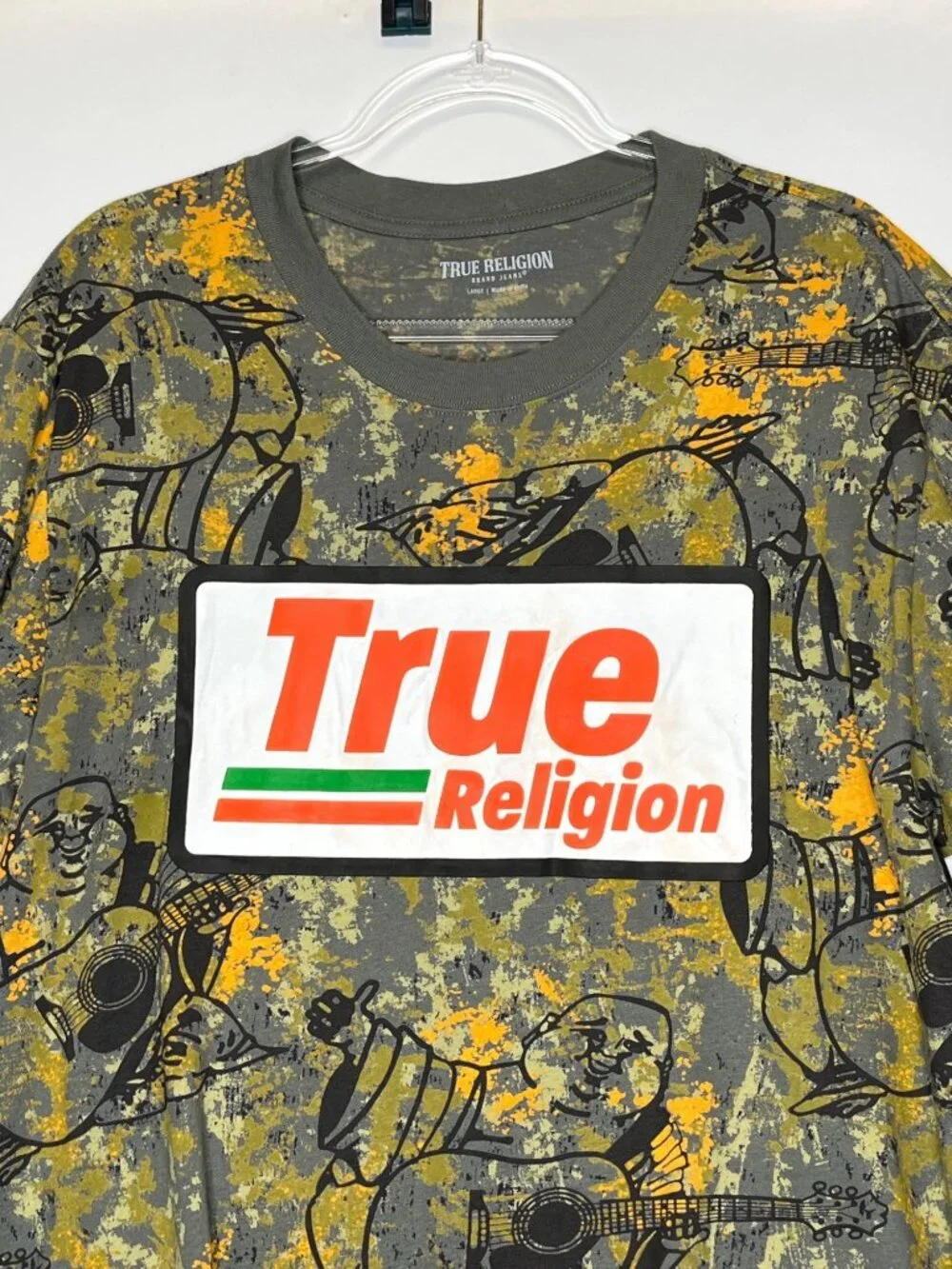 True Religion Buddha Camo T Shirt Mens Large Guitar Graphic Logo Patch Tee